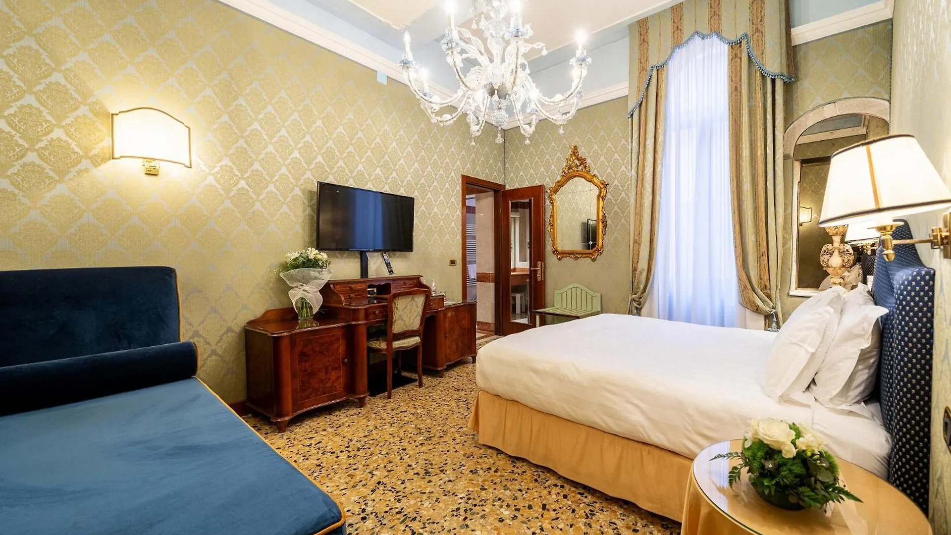 Hotel Colombina Venezia 4*,  Italia