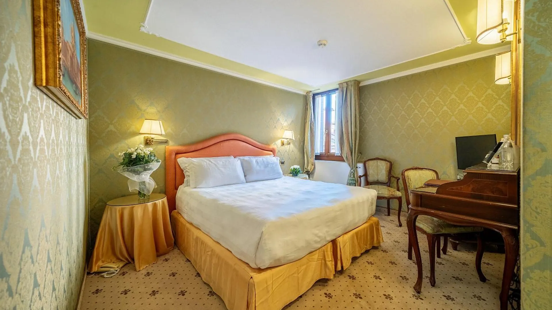 Hotel Colombina Venezia 4*,  Italia